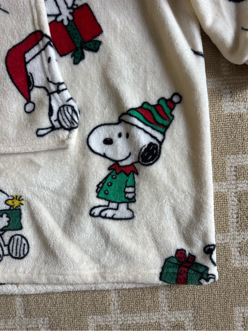 Peanuts Snoopy Christmas Sherpa Hoodie Pullover Cozy Holiday Christmas O/S - Picture 6 of 8